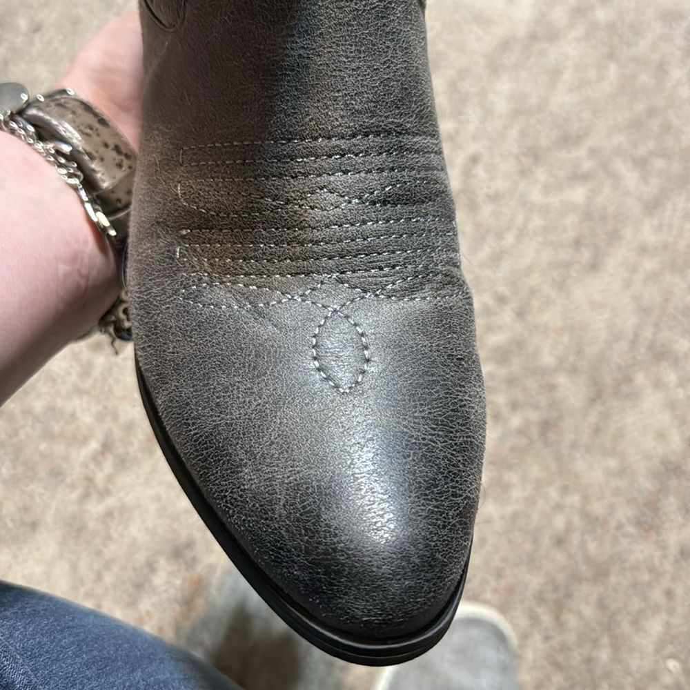 Gray boots - Picture 4 of 4